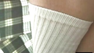 ಆಕರ್ಷಕ ತರುಣಿ ನಟಾಲಿ ಲಿಯಾನ್ ಕೊಳದ ಪಕ್ಕದಲ್ಲಿ ಒದ್ದೆಯಾದ ಪುಸಿಯನ್ನು ಹಸ್ತಮೈಥುನ ಮಾಡುತ್ತಿದ್ದಾಳೆ